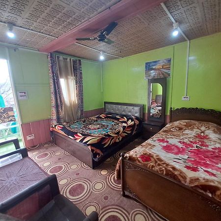 Lakeside Homestay Srinagar Exterior foto