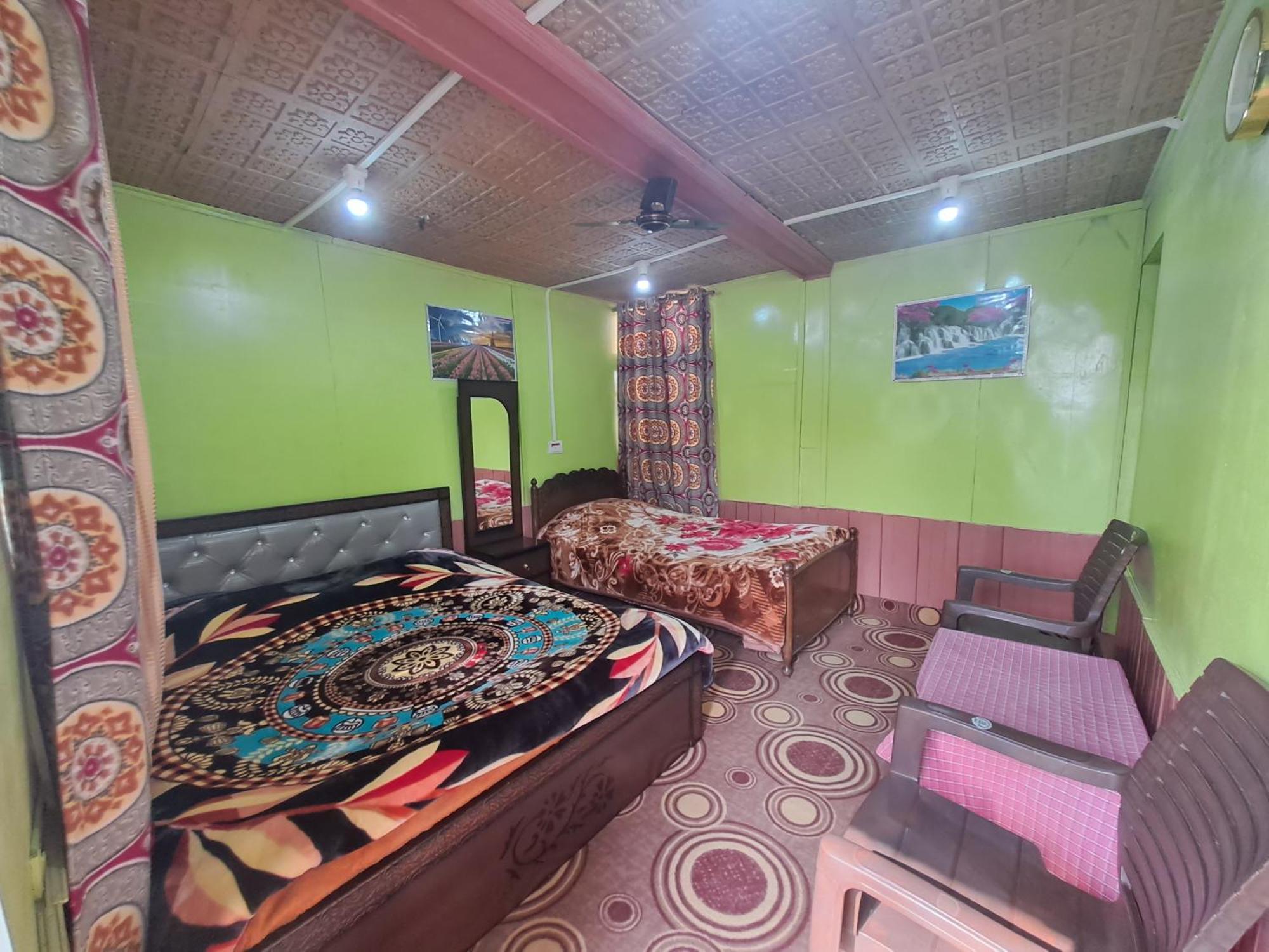 Lakeside Homestay Srinagar Exterior foto