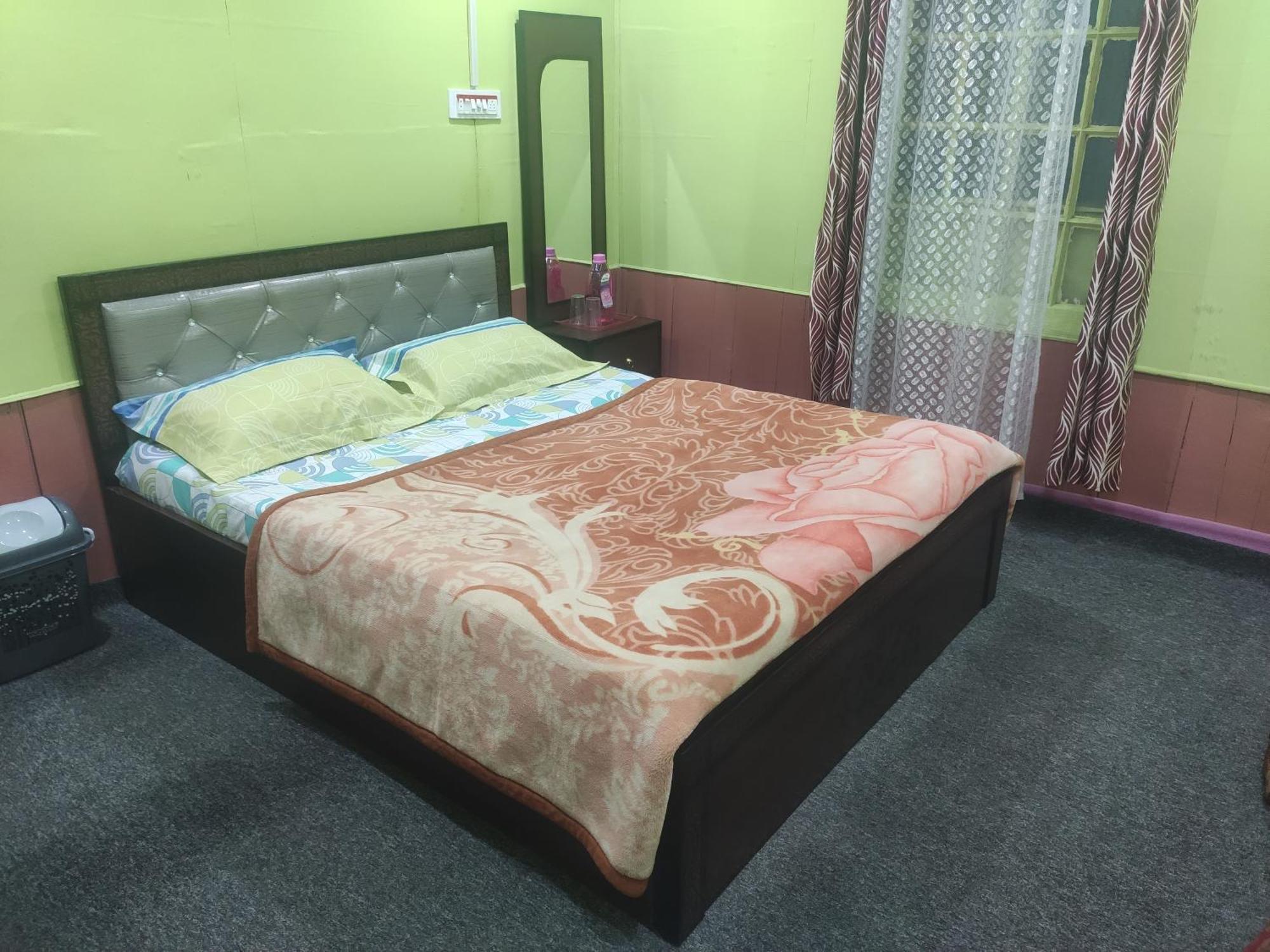 Lakeside Homestay Srinagar Quarto foto